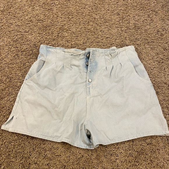 Jean Shorts - Picture 1 of 3